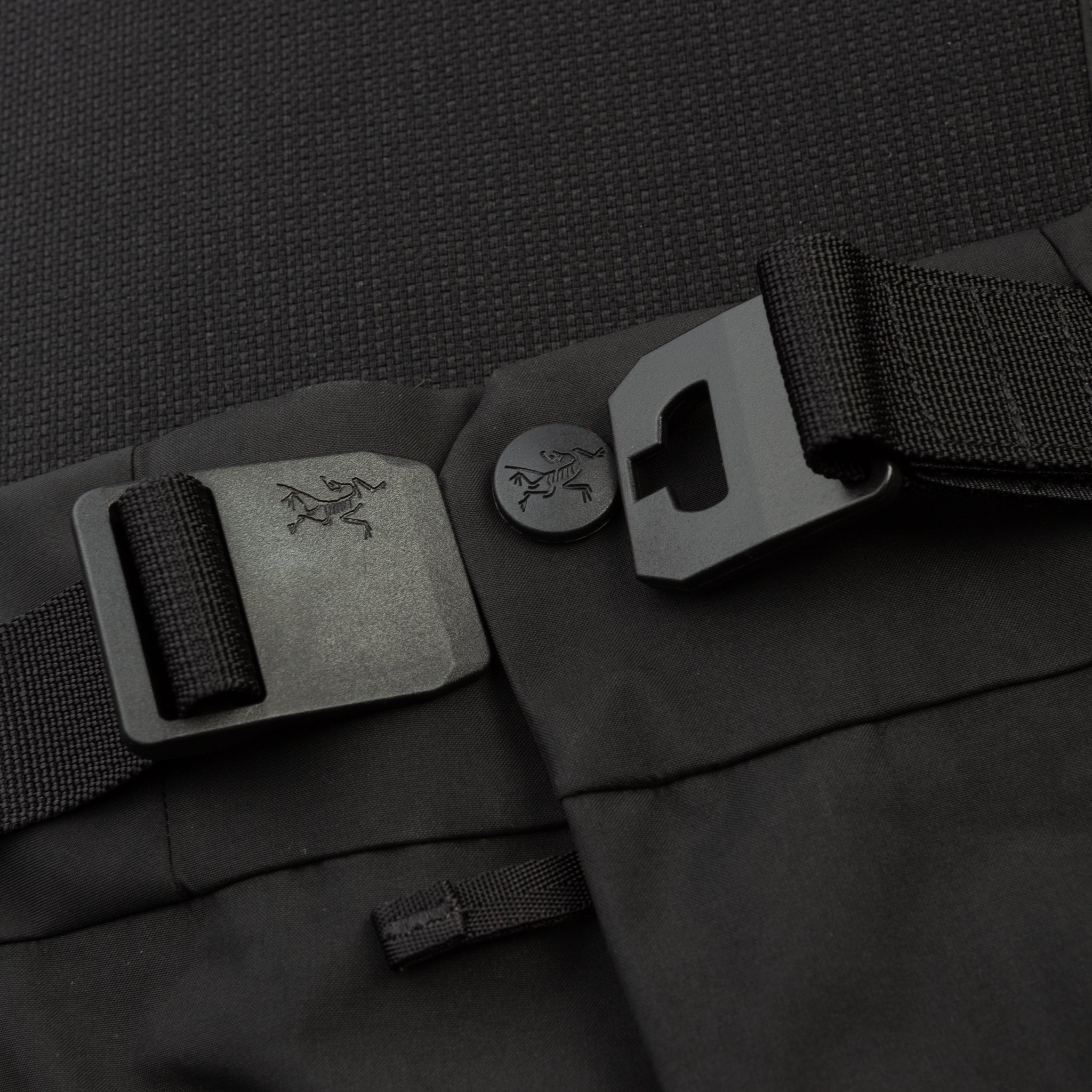 210000040393-arcteryx-m_sabre_pant-black-d1