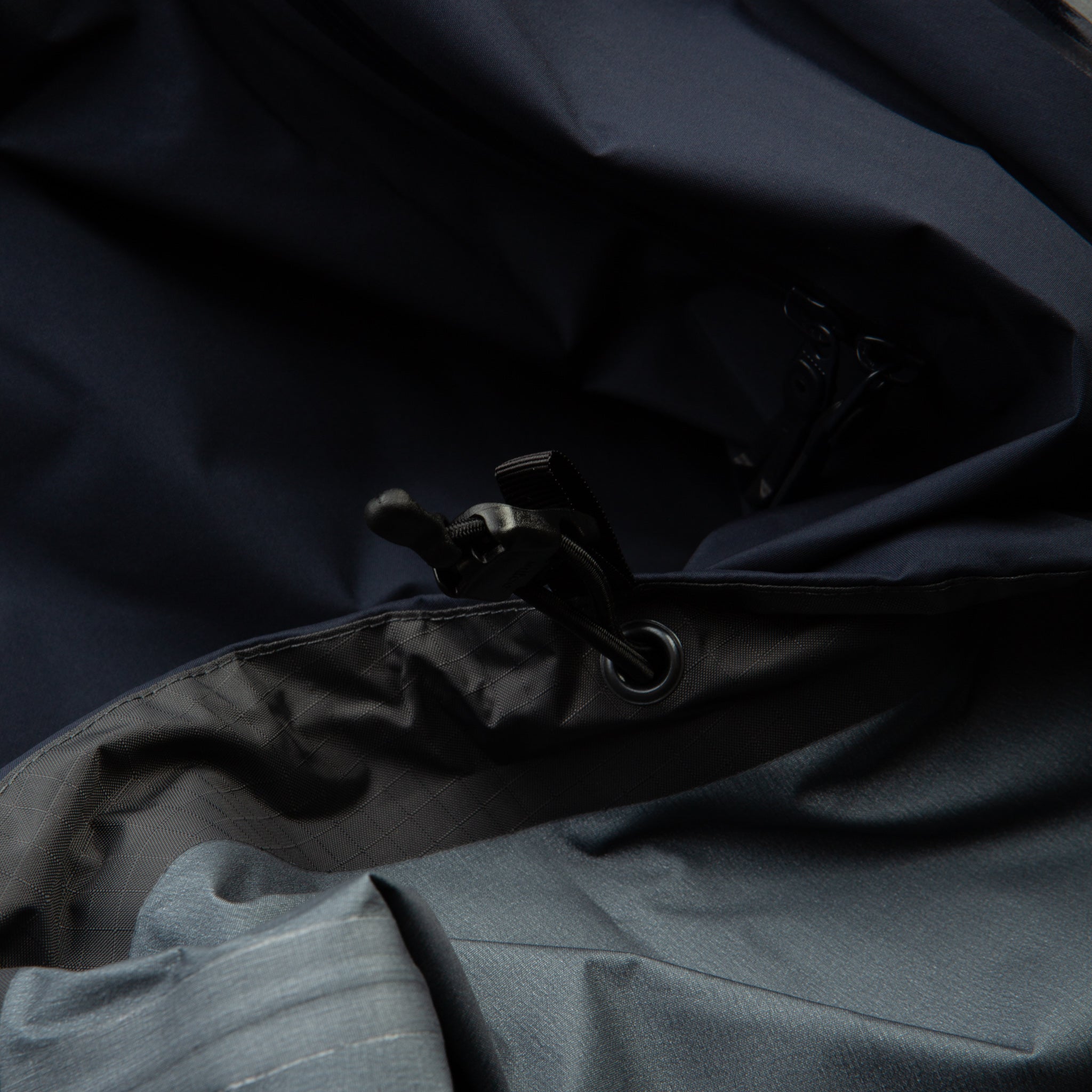 210000040416-arcteryx-m_beta_ar_jacket-blue-d2