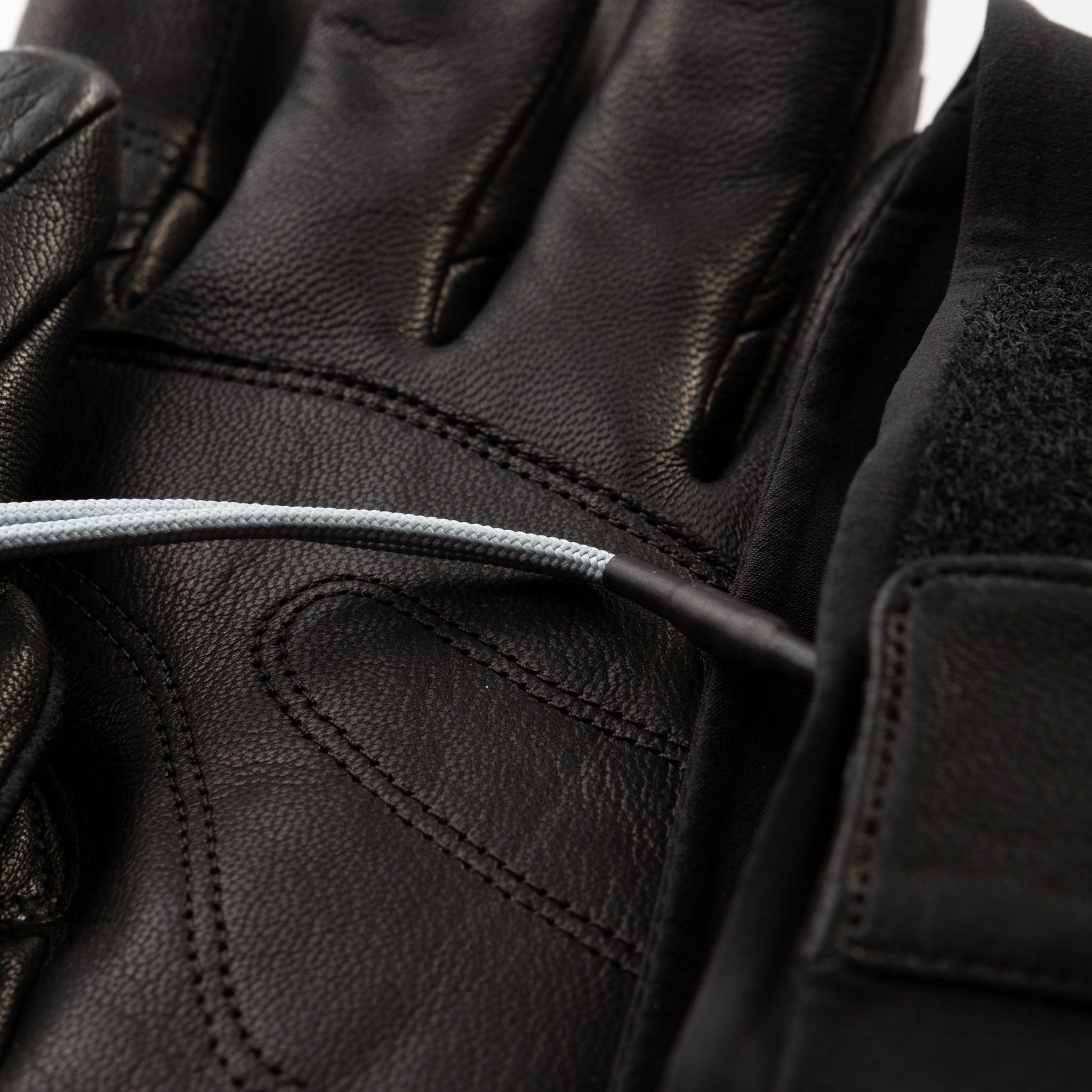 210000040514-arcteryx-sabre_glove-black-d1
