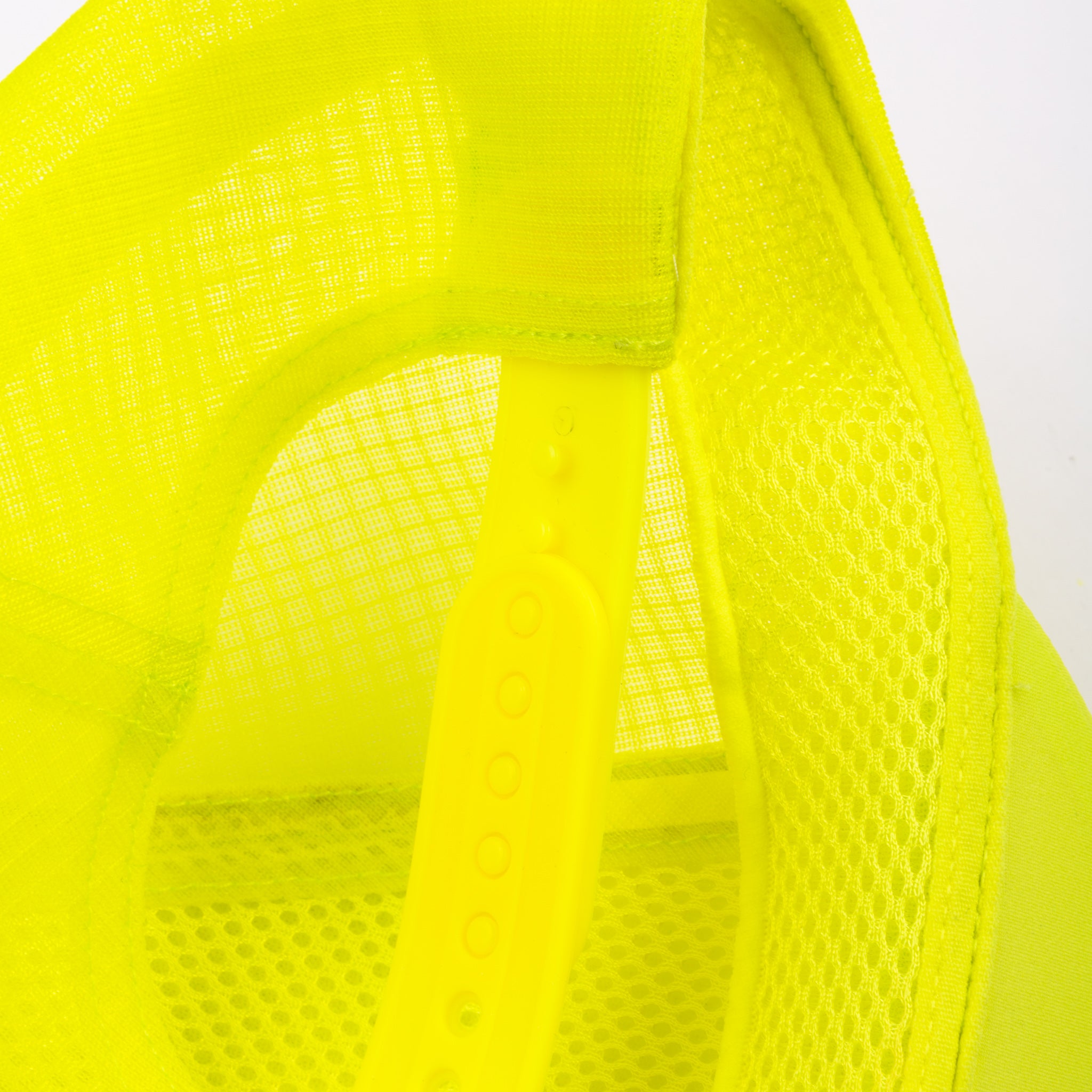 210000043249-arcteryx-logo_trucker_flat-yellow-d2