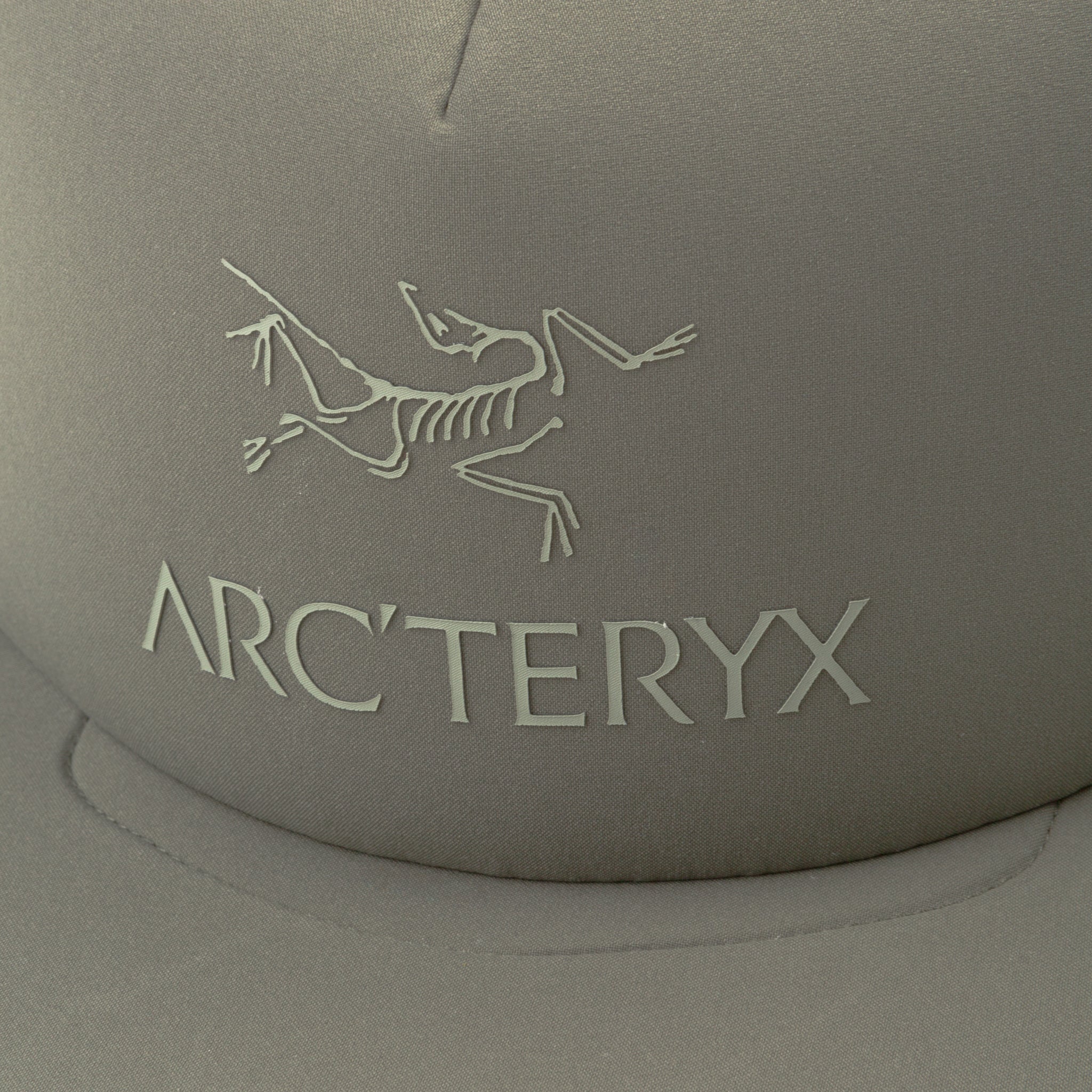 210000043251-arcteryx-logo_trucker_flat-forage-green-d1
