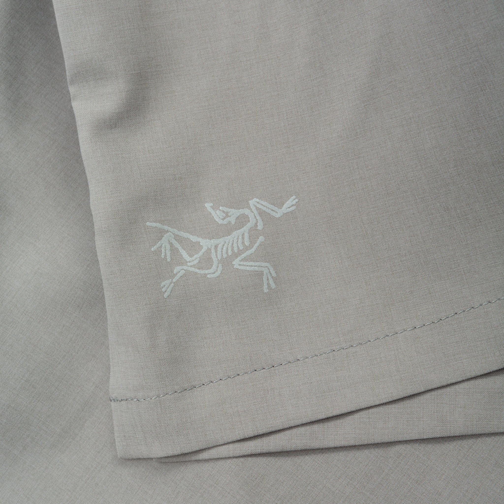 210000043274-arcteryx-m_norvan_7_inch_short-grey-d2