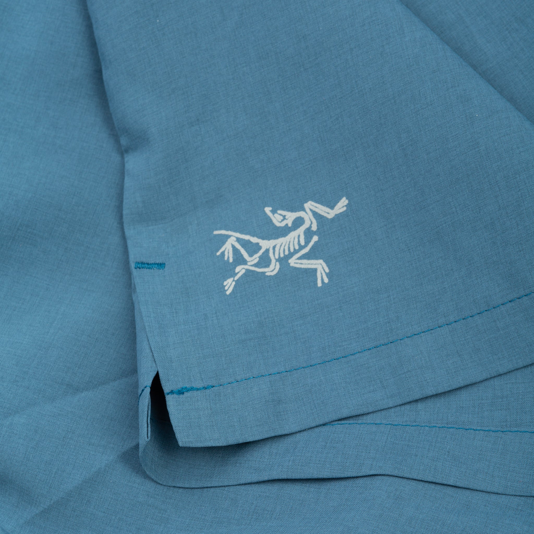 210000043278-arcteryx-m_norvan_7_inch_short-blue-d2