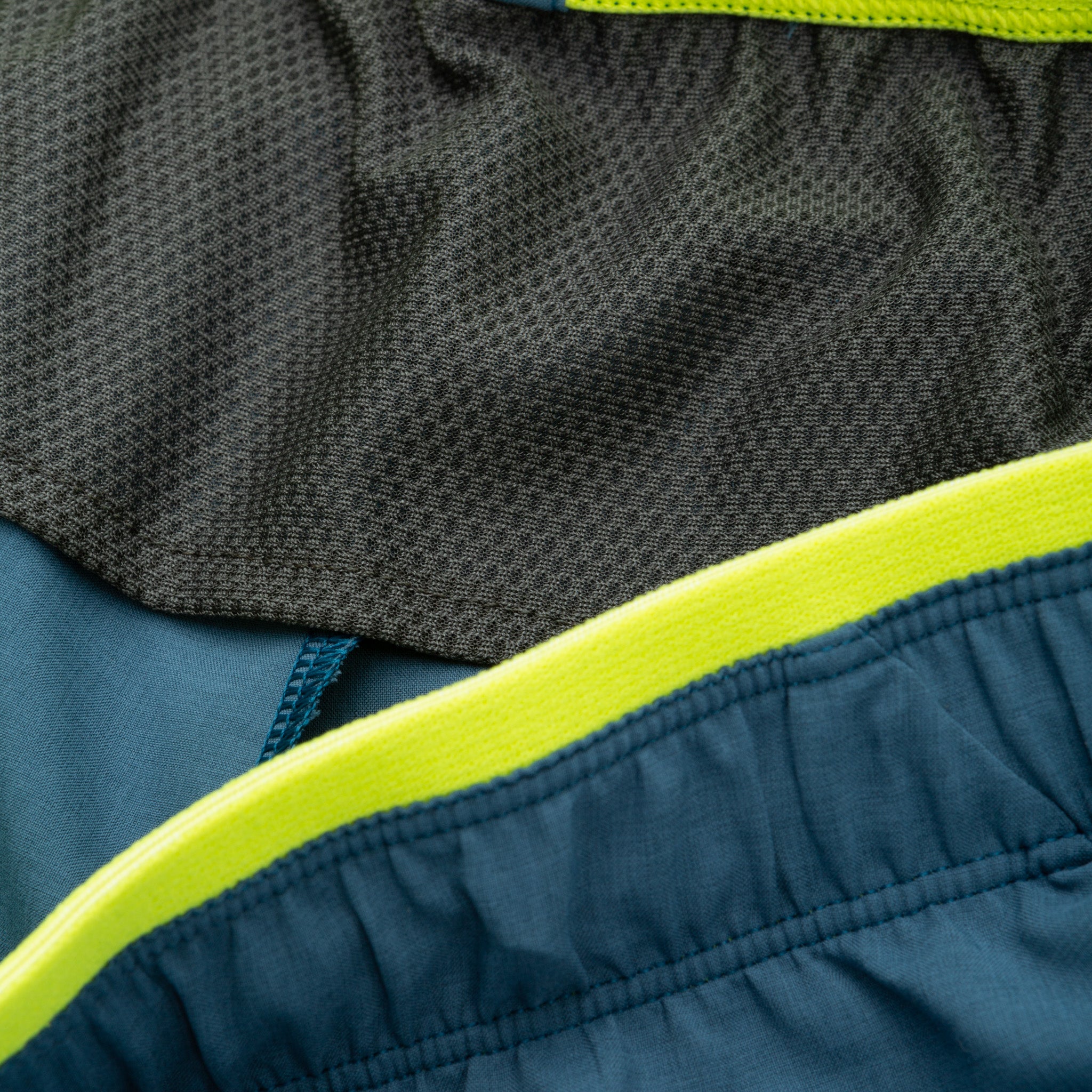 210000043278-arcteryx-m_norvan_7_inch_short-blue-d3