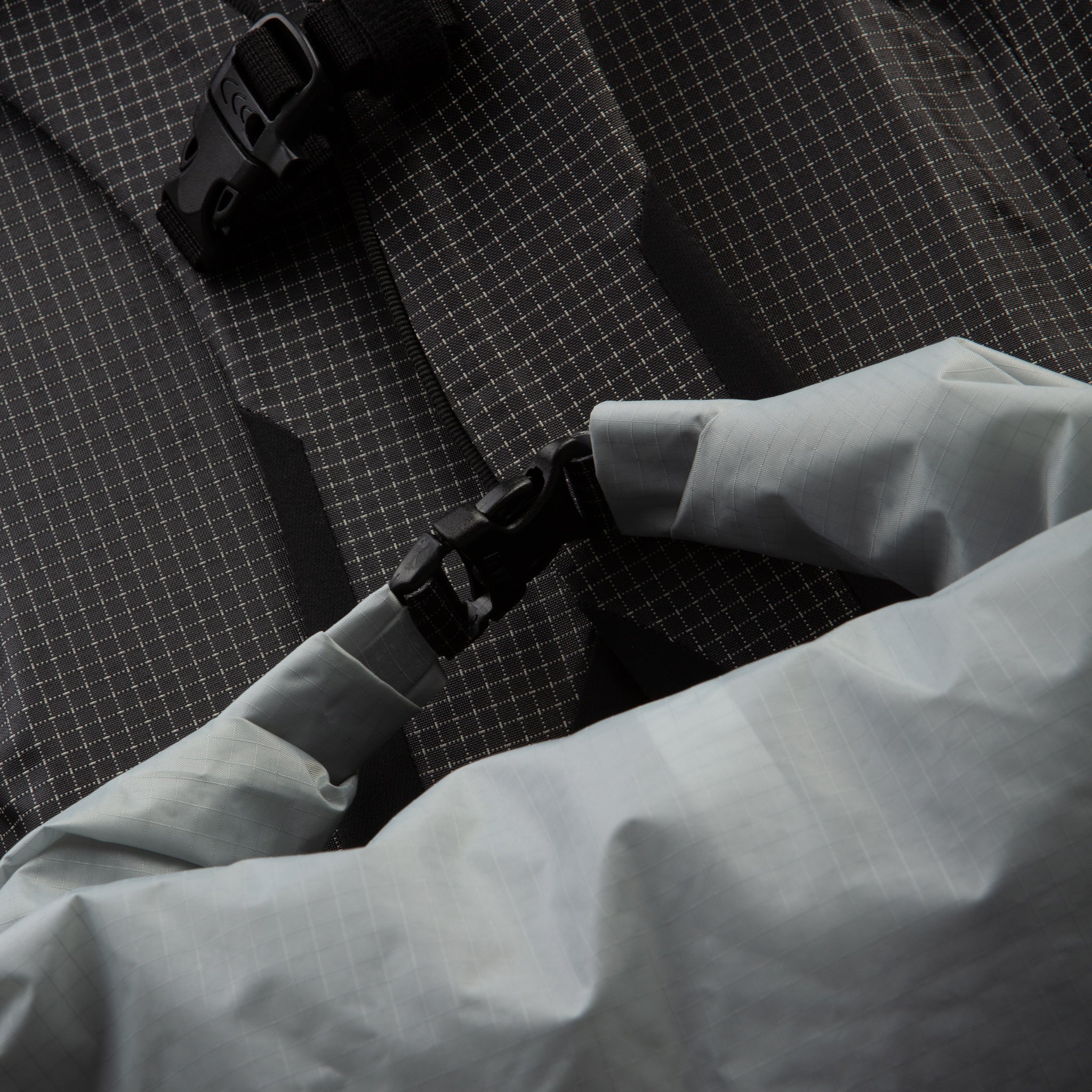 210000045363-arcteryx-alpha_fl_30_backpack-black-d3